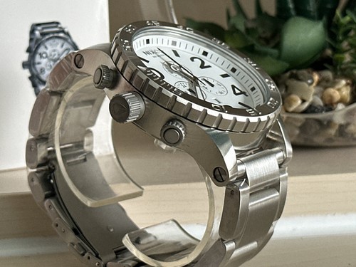 Nixon white dial - nixon,