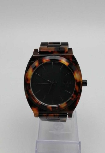 Nixon more quartz - is,