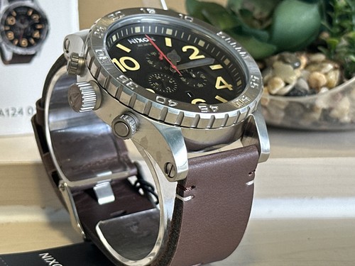 Nixon black dial brown - black,