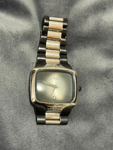 Nixon the player quartz - the,