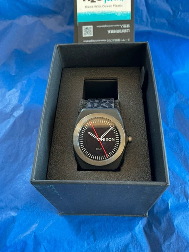 Nixon men watch light - nixon,