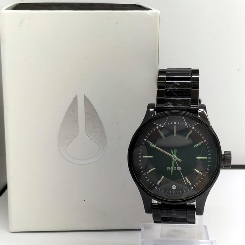 Nixon the facet - facet, quartz
