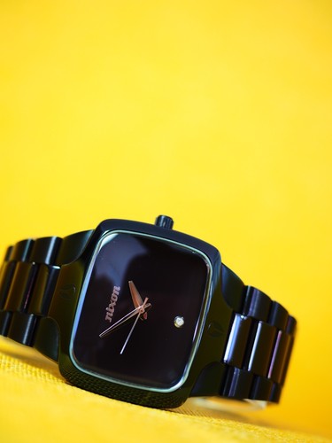 Nixon the player watch all - player,