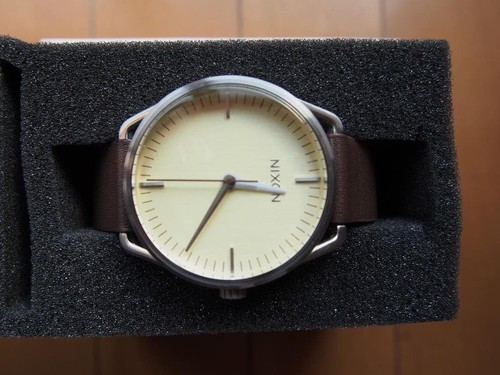 Nixon mellor cream - mellor,
