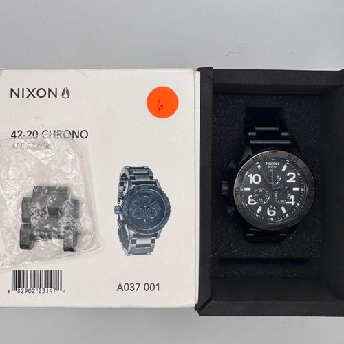 Working nixon chrono all - 42-20,