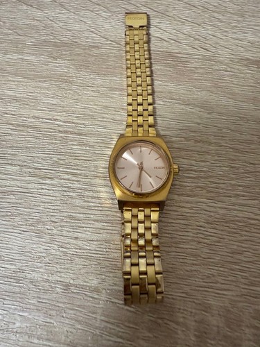 Nixon the medium time teller - the,